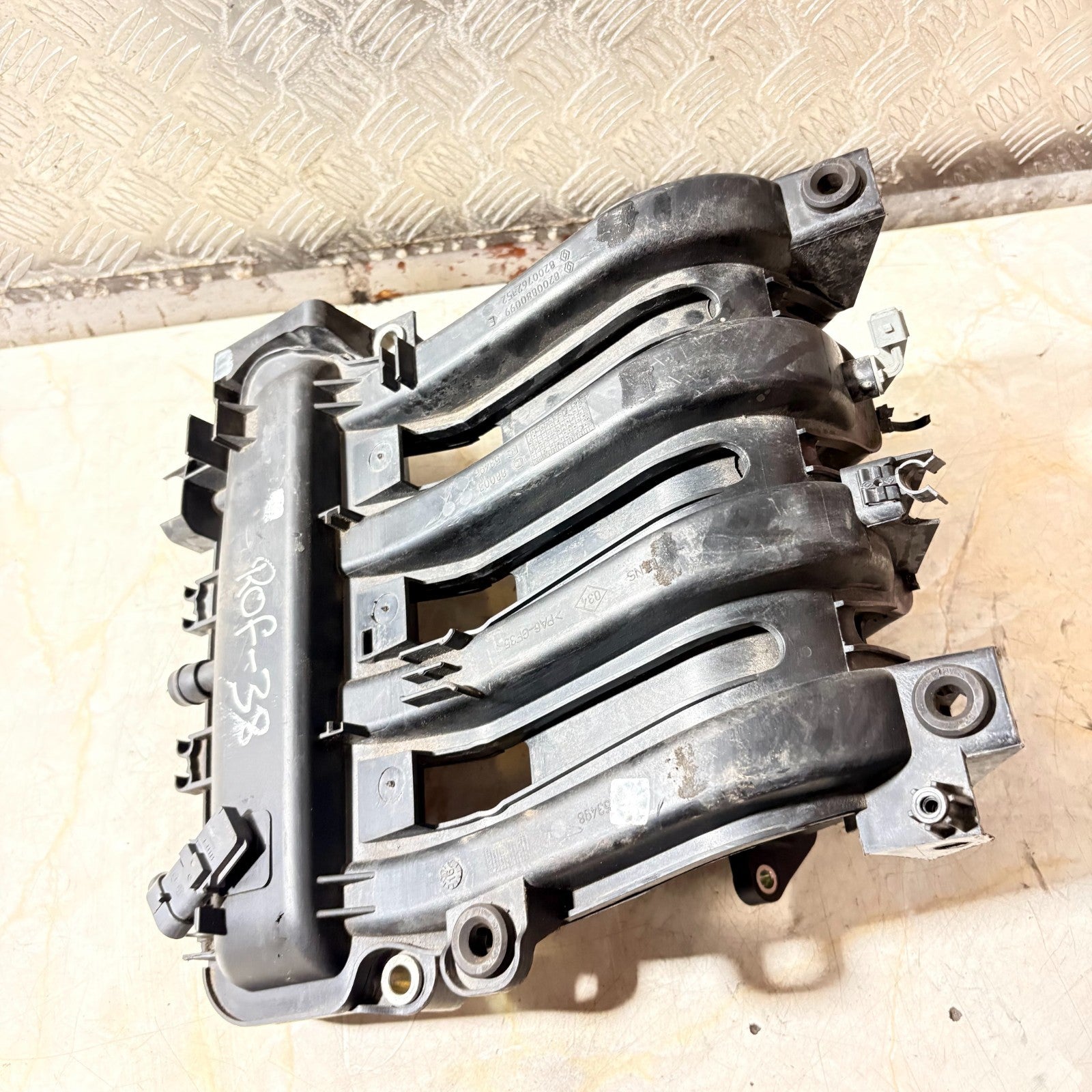 RENAULT CLIO MK4 2012-2019 1.2 PETROL AIR INTAKE MANIFOLD 8200762352