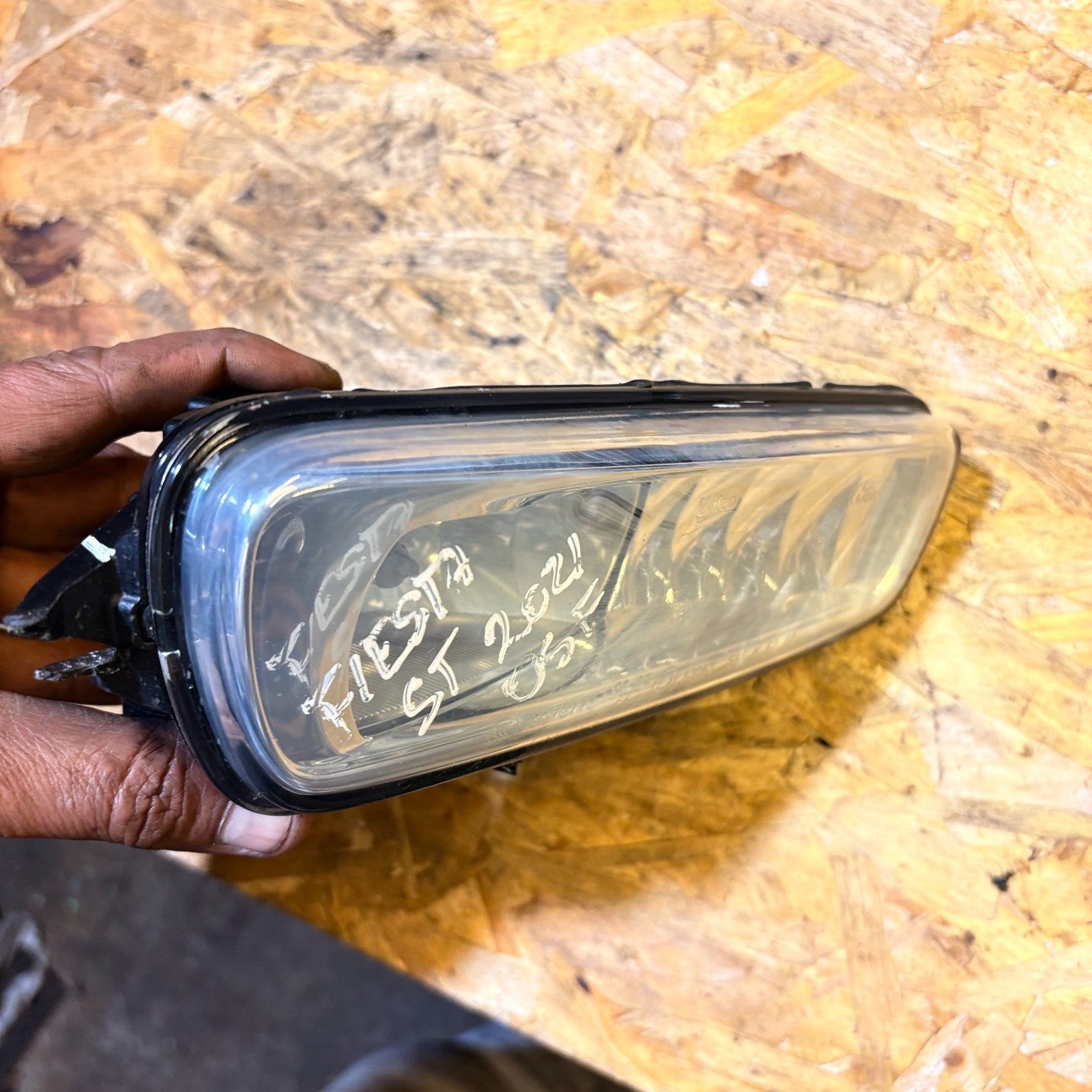 FORD FIESTA 2021 Fog Light Right Driver Offside Front O/S 71933