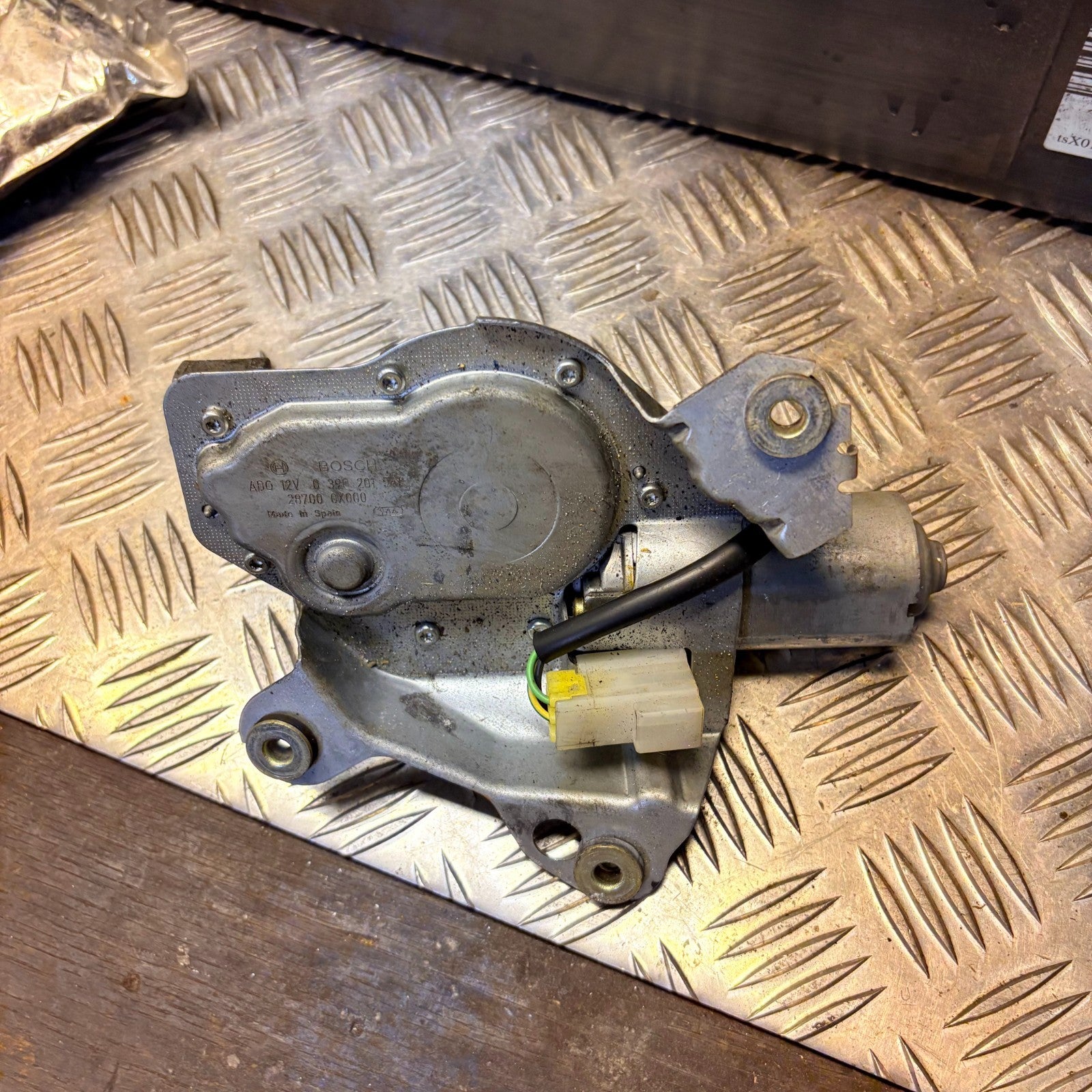 0 390 201 561 rear windscreen wiper motor for NISSAN TERRANO