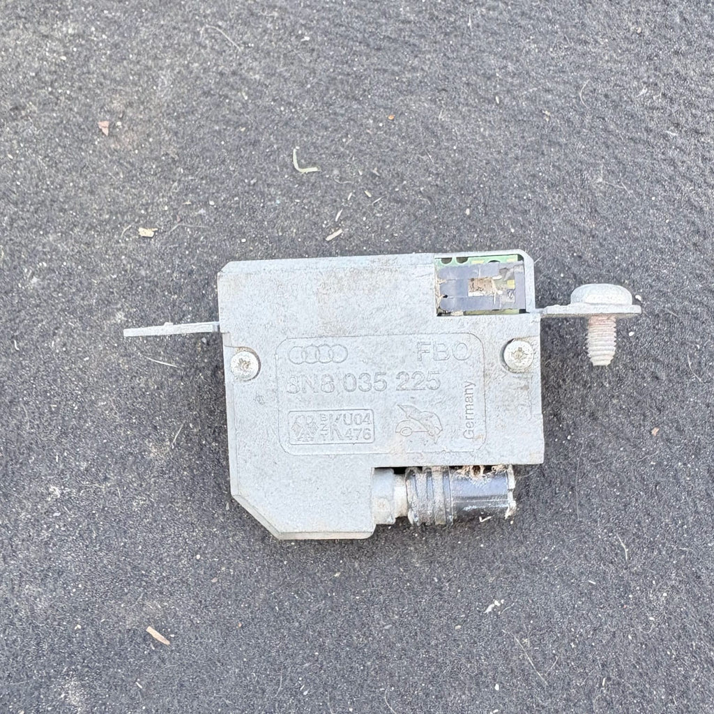 Audi TT Mk1 8N 1998-2006 Coupe Aerial Amplifier 8N8035225