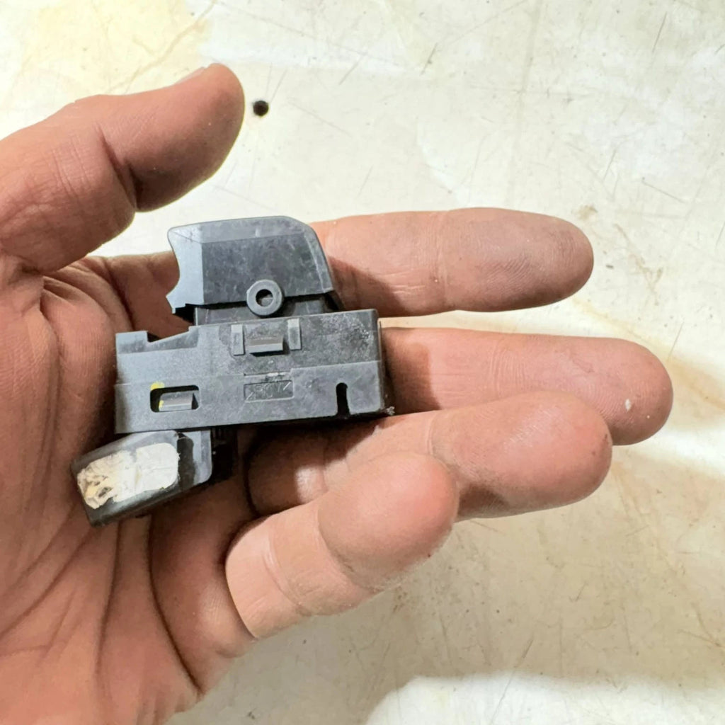 62J00 Passenger Front Left POWER WINDOW SWITCH FOR FIAT SEDICI