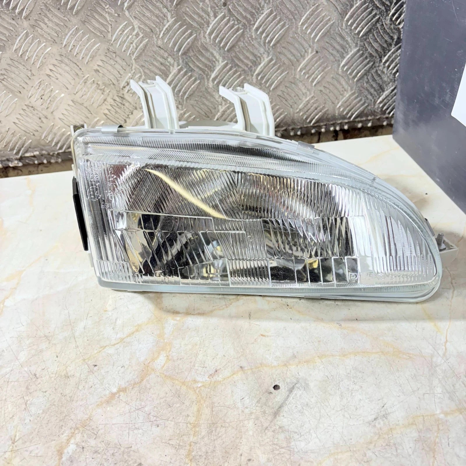 Honda Civic EG/EH Saloon Headlight Headlamp DEPO 217-1111 1991-1995