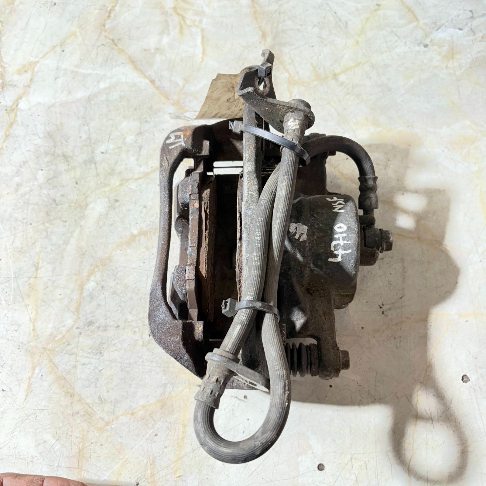 2010 AUDI A4 B8 A5 FRONT LEFT PASSENGER SIDE BRAKE CALIPER