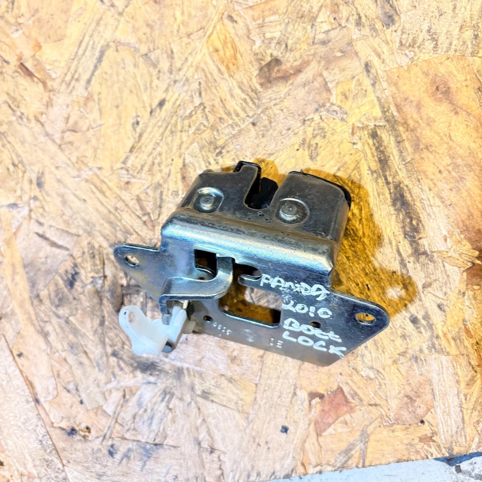 FIAT PANDA 04-12 Year Mk2 Boot Tailgate Lock Catch