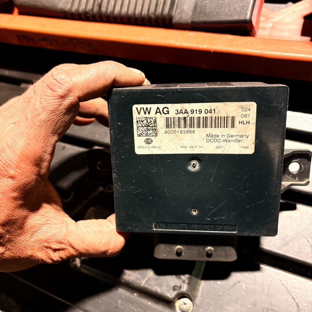 VW DCDC Voltage Stabiliser 3AA919041 Passat 11-15 CC 09-17 Sharan 11-17