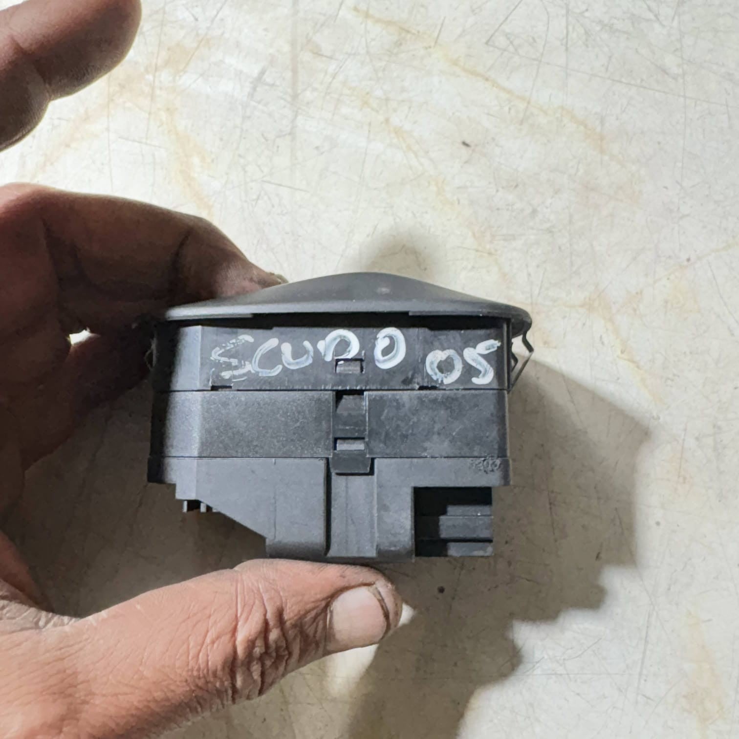 Fiat Scudo Jumpy Expert 2007-2016 Left Electric Window Switch 6554ZE 1499606898
