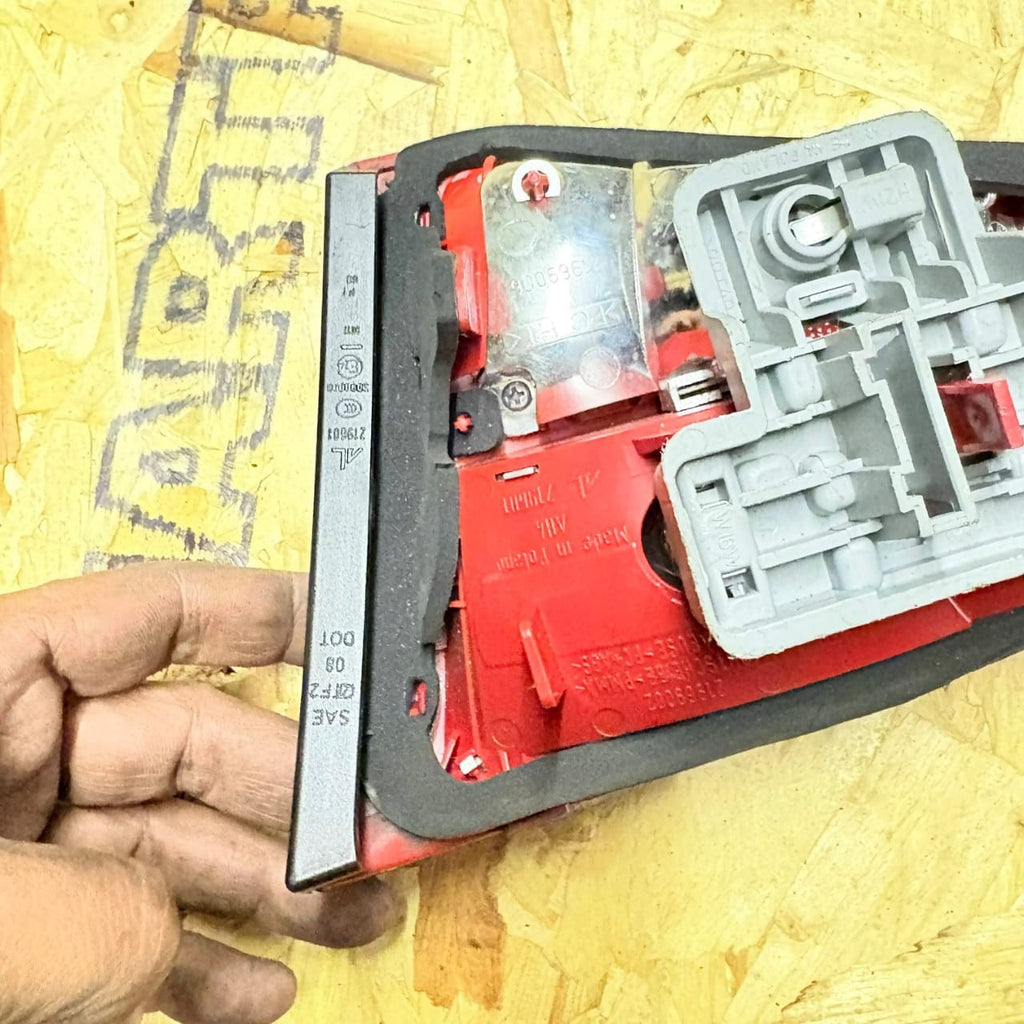 Audi A4/S4 2008-2015 A4 Allroad 2010-2016 Rear Inner Tail Light Left 8K9945093