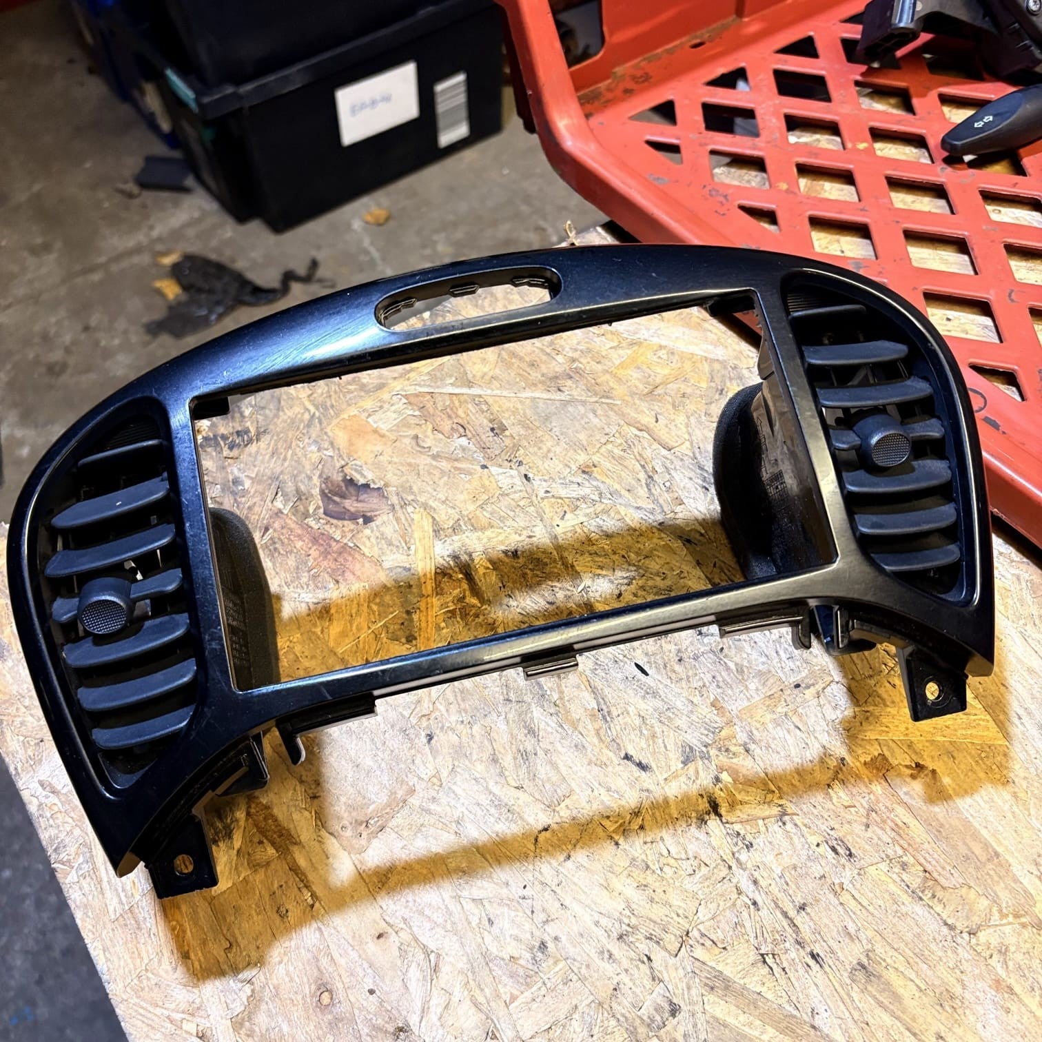 Nissan Juke F15 02/2013-05/2014 Dashboard Air Vents Trim Surround 68260BX80A