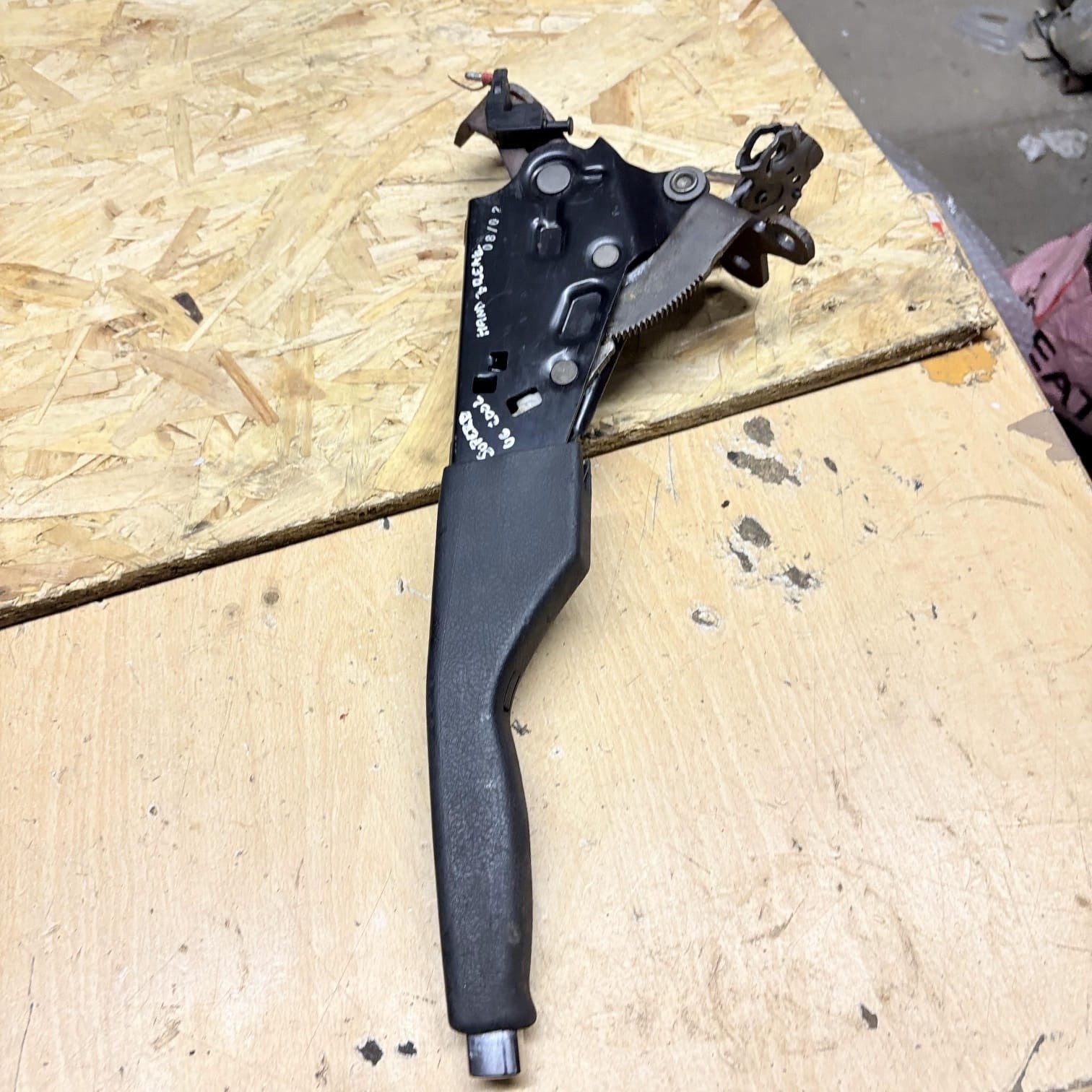 Hand Brake Lever for Skoda Superb UK706515-81 2002