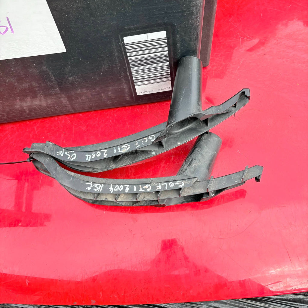 Volkswagen Golf GTI 2004 Left & Right Front Bumper Guide Retainers Set 1K0807889