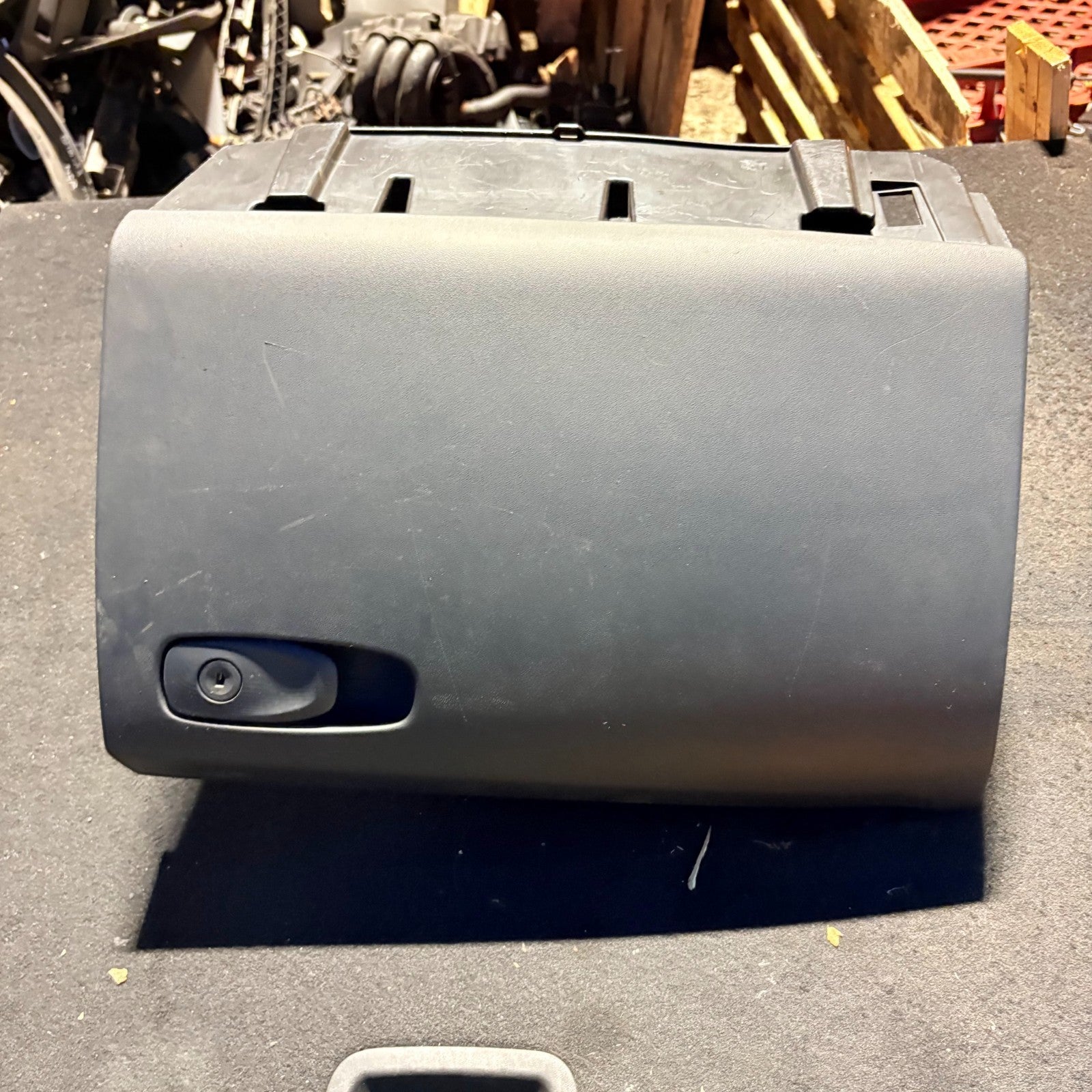 VOLVO V40 2013-2016 T2 5DR RHD GLOVE BOX CHARCOAL LOCK 39824227 1284504