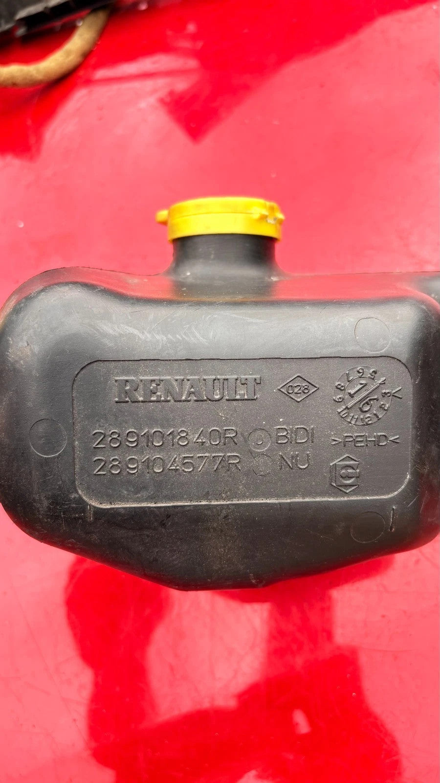 2016 DACIA SANDERO WINDSCREEN WASHER BOTTLE WITH PUMP 289101840R