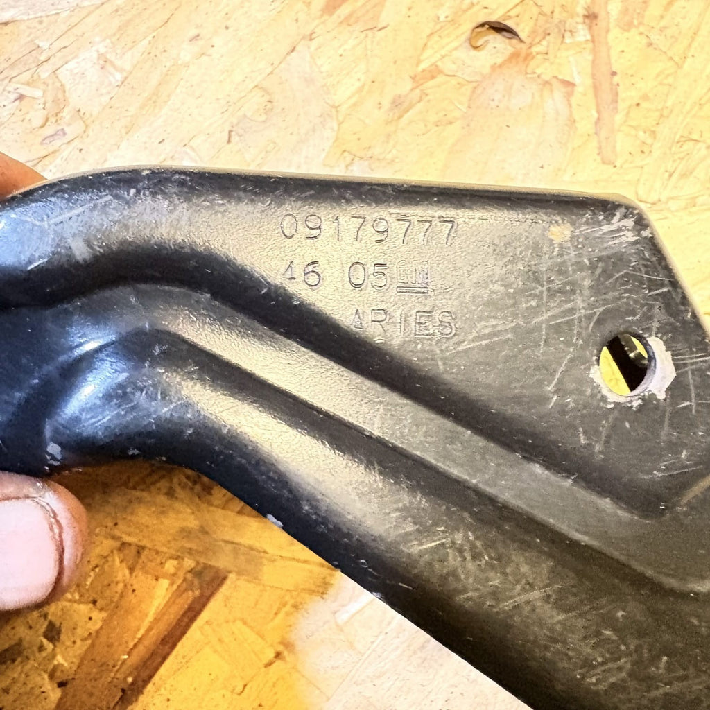 Vauxhall Combo C Sliding Side Door Roller Bracket Nearside GM 09179777