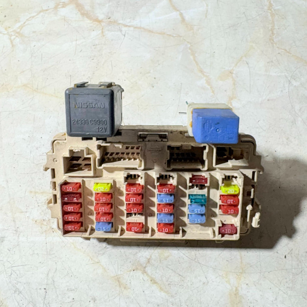 NISSAN X-TRAIL 2001-07 UNDER BONNET FUSE BOX BOARD