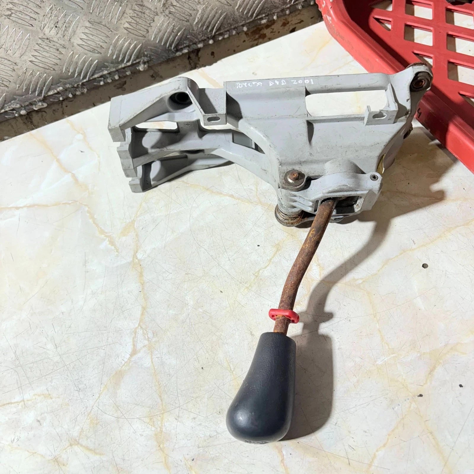 TOYOTA PREVIA 2005 D-4D RHD MANUAL GEAR BOX GEAR SELECTOR GEARSTICK LEVER