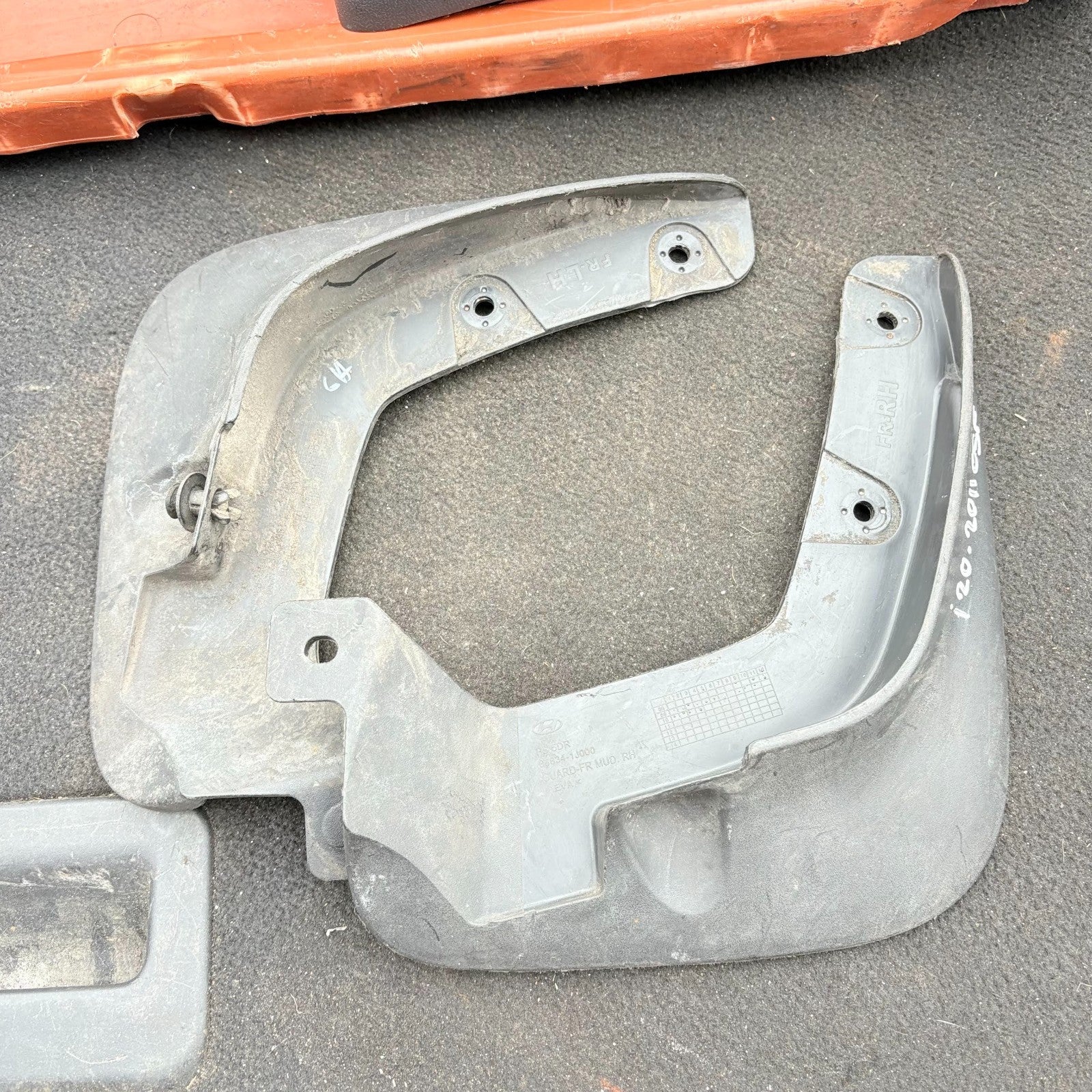 Hyundai i20 2009-2012 Front Mudflap Mudguard Set Left Right