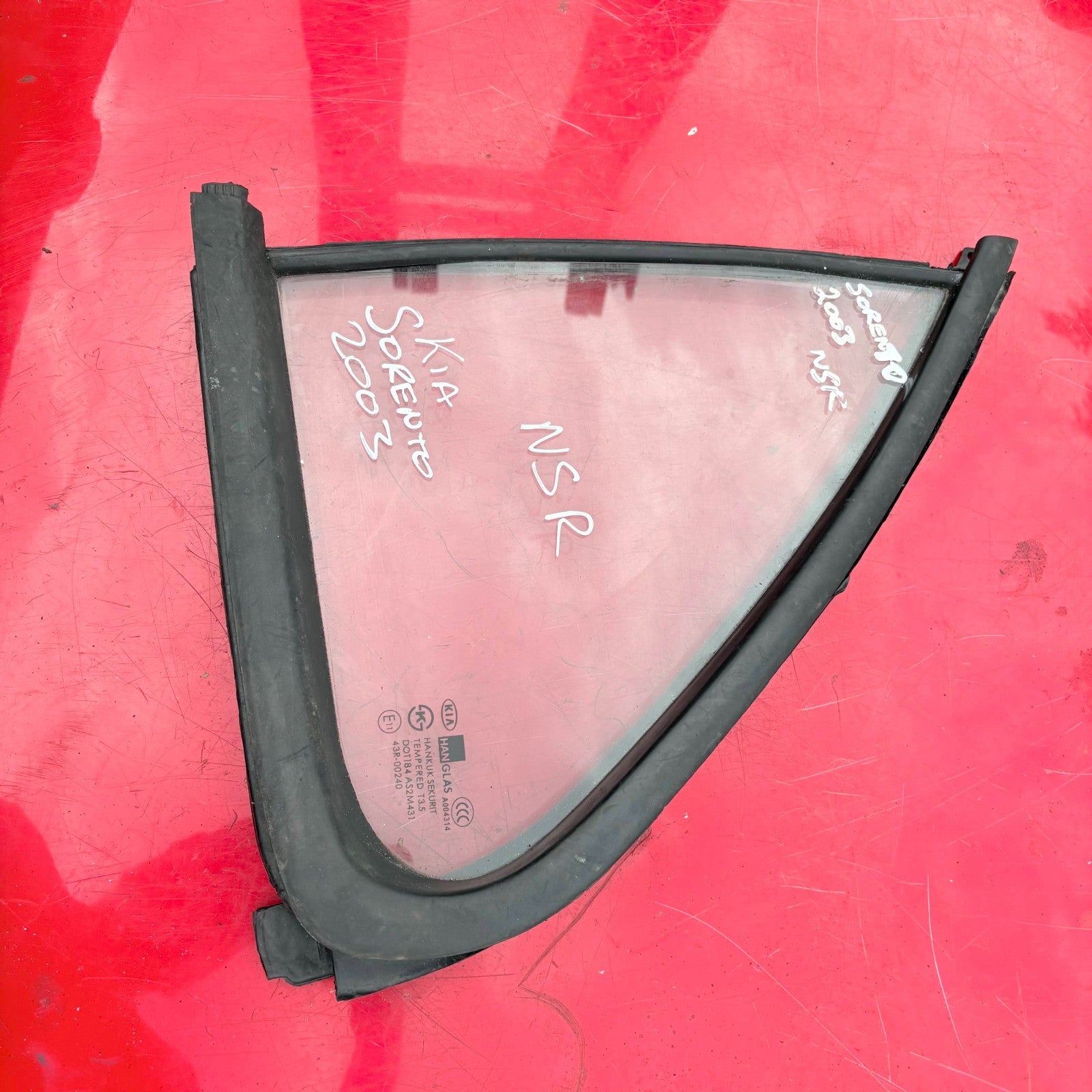 Kia Sorento 2003-2008 Left Rear Quarter Glass Window N/S Quarterlight 87810-3E03