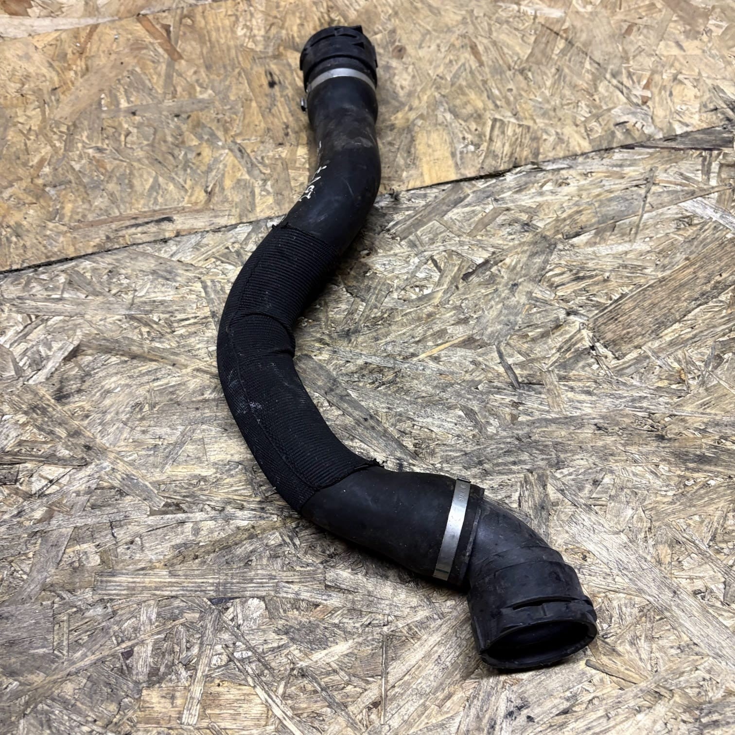 JAGUAR XE X760 2.0 DIESEL COOLANT HOSE LINE PIPE 2017 1321148