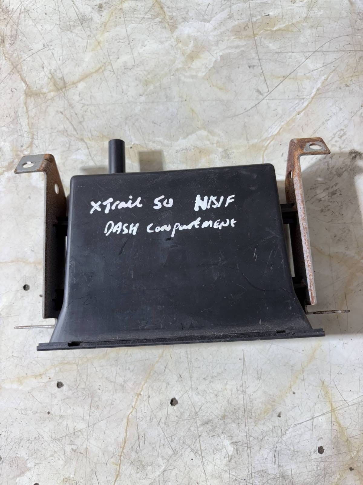 6847535F00 NISSAN X-TRAIL T CENTER DASHBOARD STORAGE COMPARTMENT
