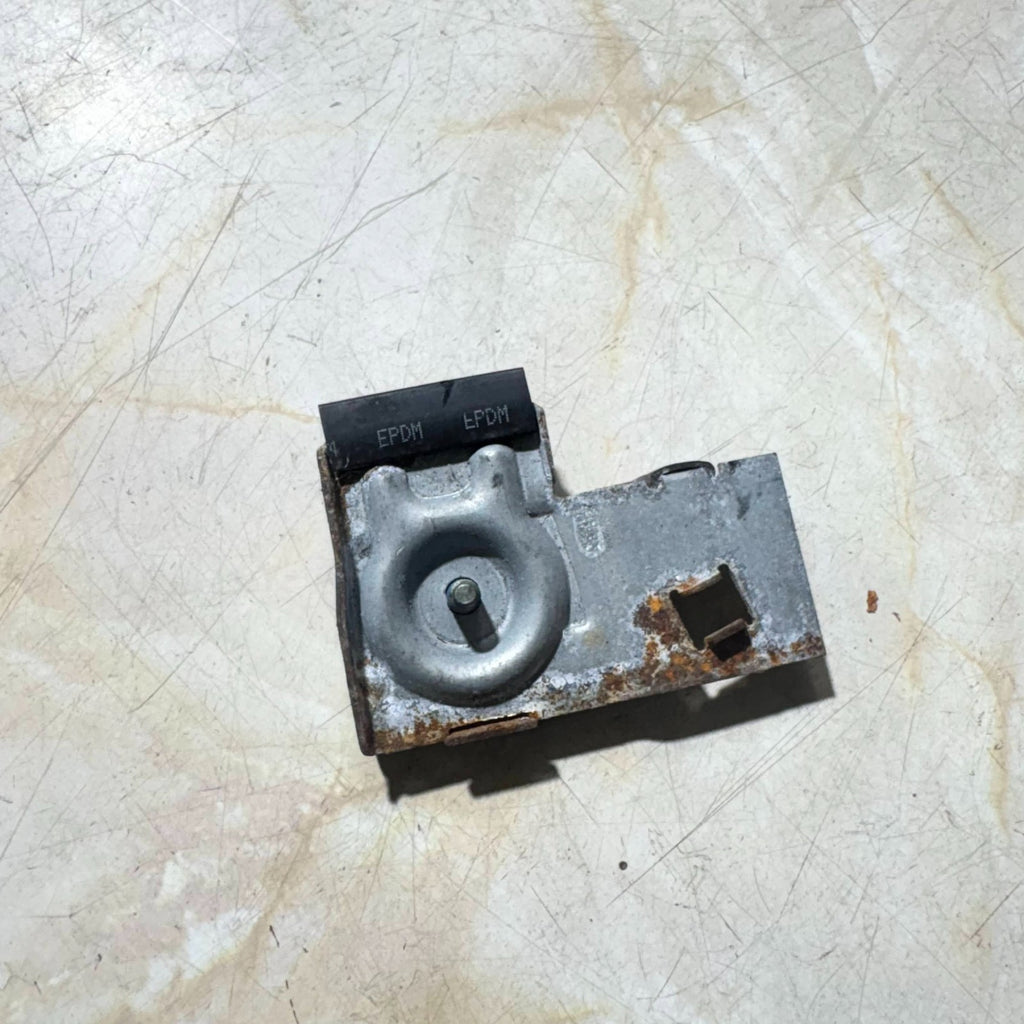 SEAT Arosa 1997 Front Left Door Window Glass Holder Clamp Bracket