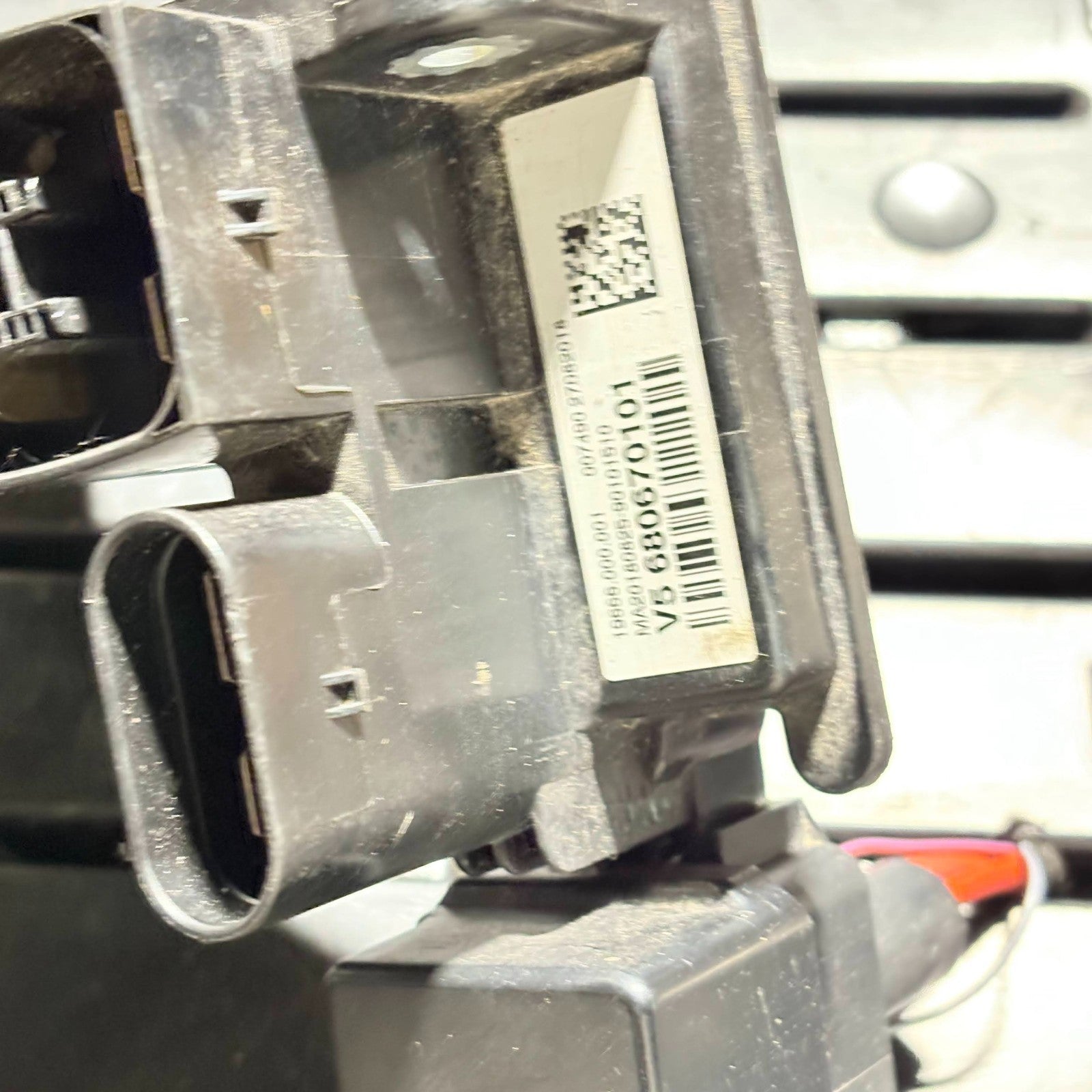 BMW Power Distributor Module 6806701 61146806701 F20 F21 F22 F30 F31 F32 F34