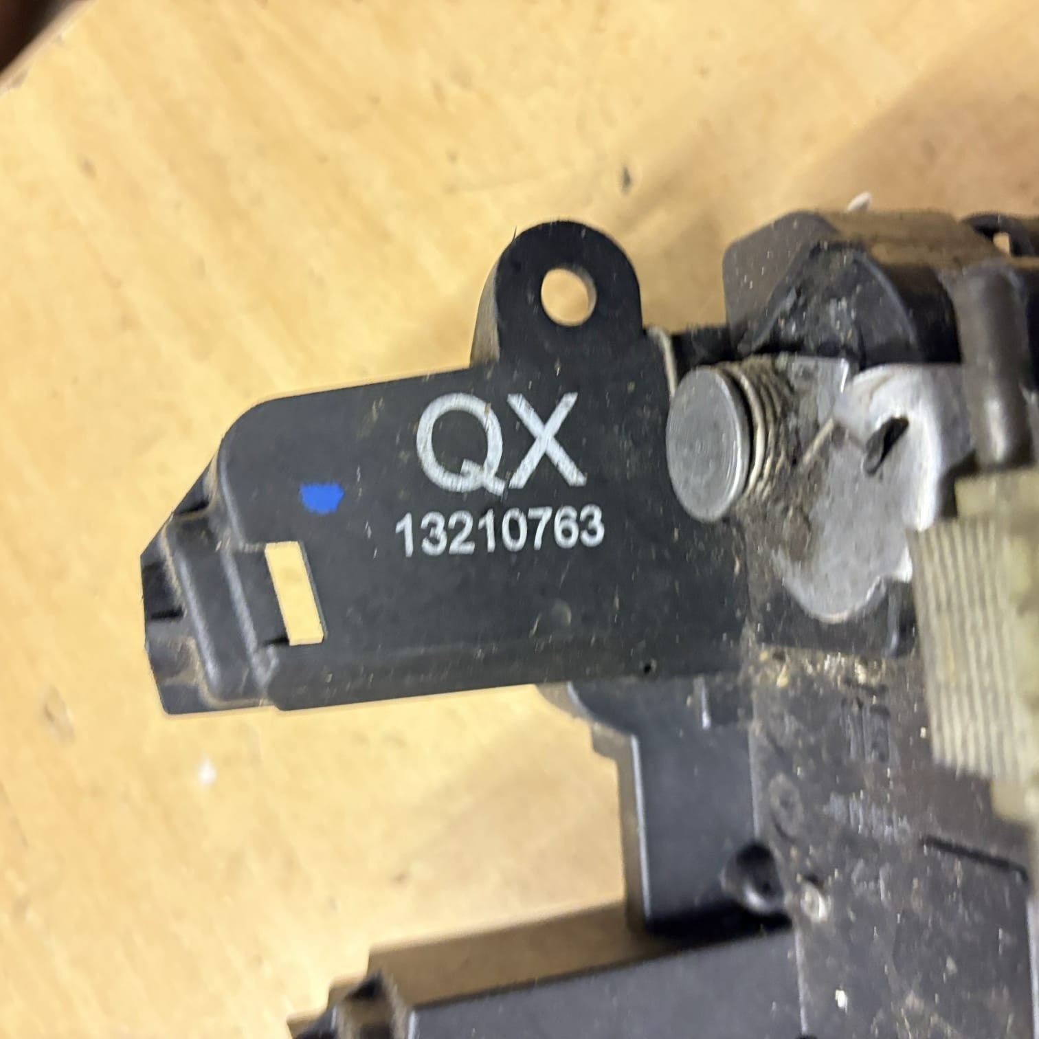 Door lock mech solenoid Driver Rear OPLE Vectra C Signum ident QX 13210763 2006