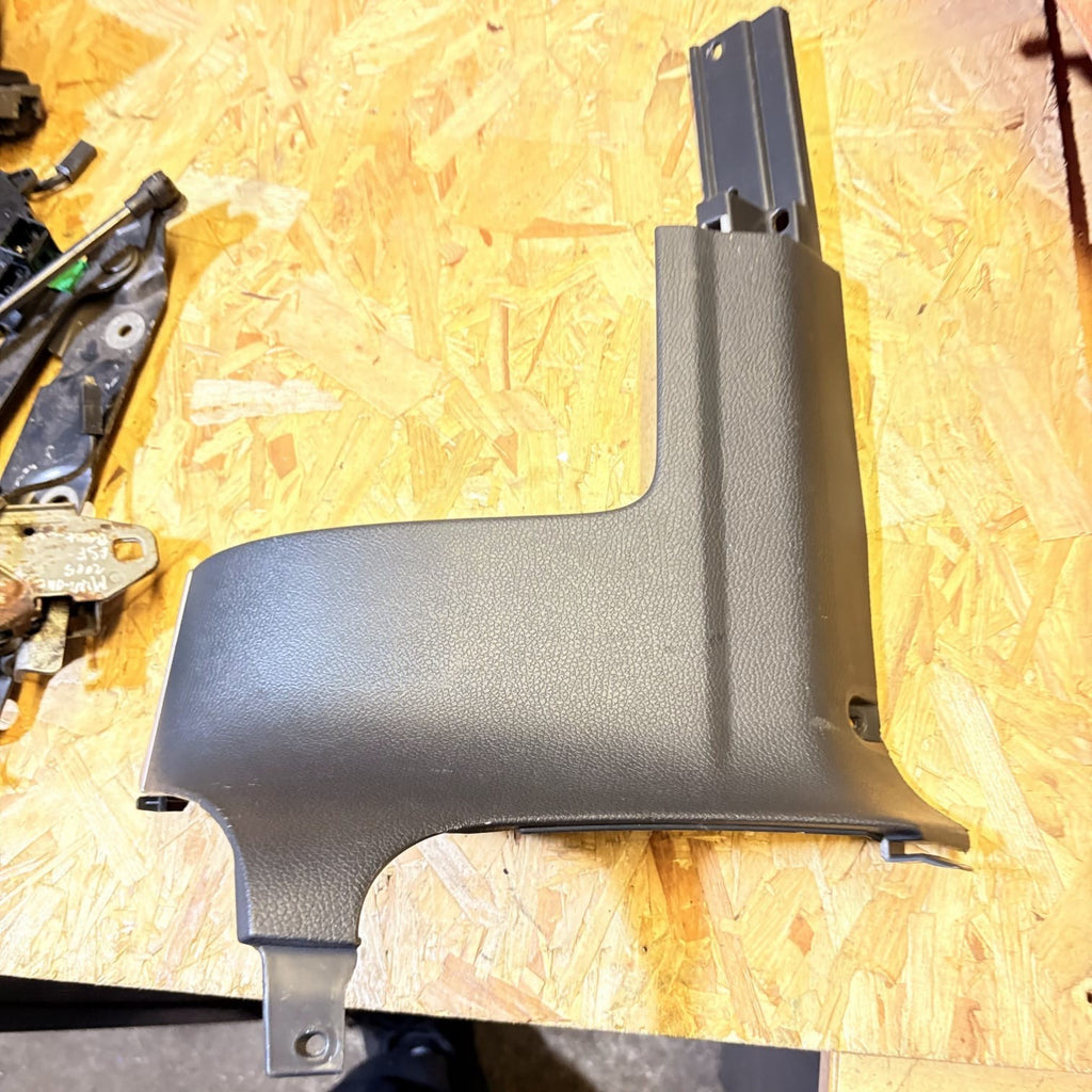 VOLKSWAGEN SCIROCCO DASHBOARD LOWER TRIM COVER 2004 1K2858367