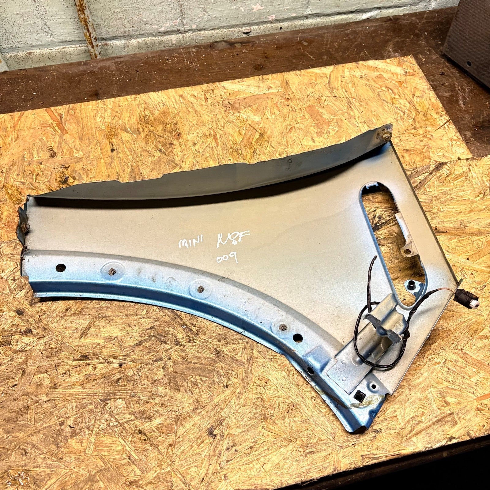 MINI One/Cooper R50/R53 2001-2006 R52 2004-2008 Passenger Front Left Wing Fender