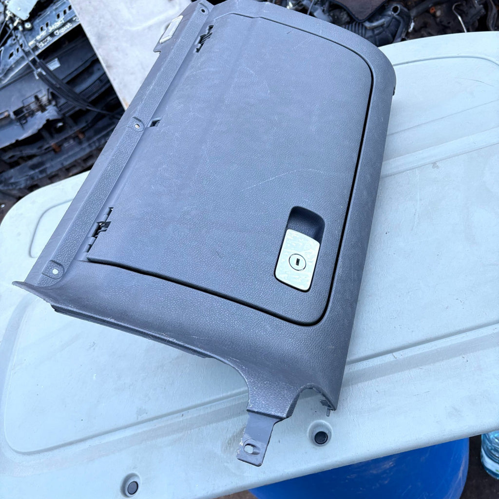 VW GOLF MK5 2003-2009 5-DOOR LOWER DASHBOARD GLOVEBOX STORAGE COMPARTMENT