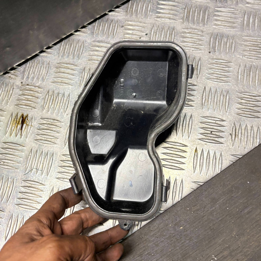 Ford Focus 2007 Headlight Screw Clip Bulb Cover Pass Headlamp 4M5113K060-??