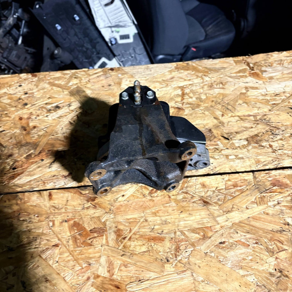 KIA SPORTAGE MK4 GEARBOX MOUNT BRACKET MANUAL RIGHT SIDE 21830-F1800