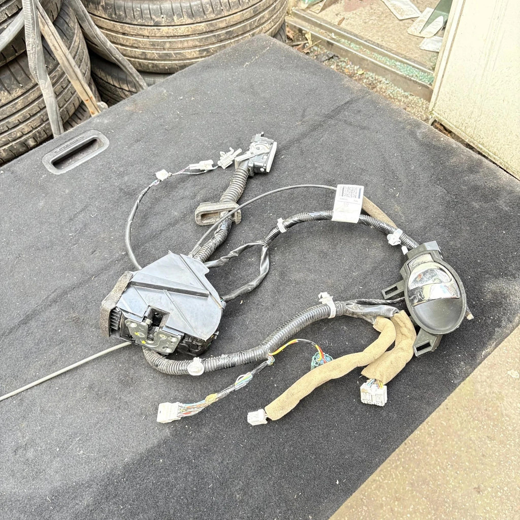 Nissan Juke F15 2010-2019 Front Left Passenger Door Wiring Loom Lock & Handle