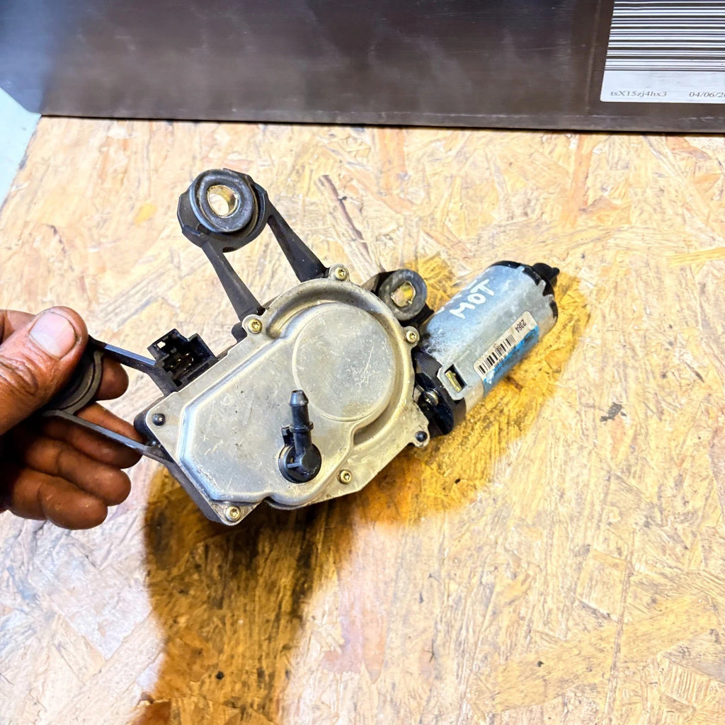 FORD TORNEO 2004 REAR LEFT WIPER MOTOR 404737C 2T14-17W401-AC