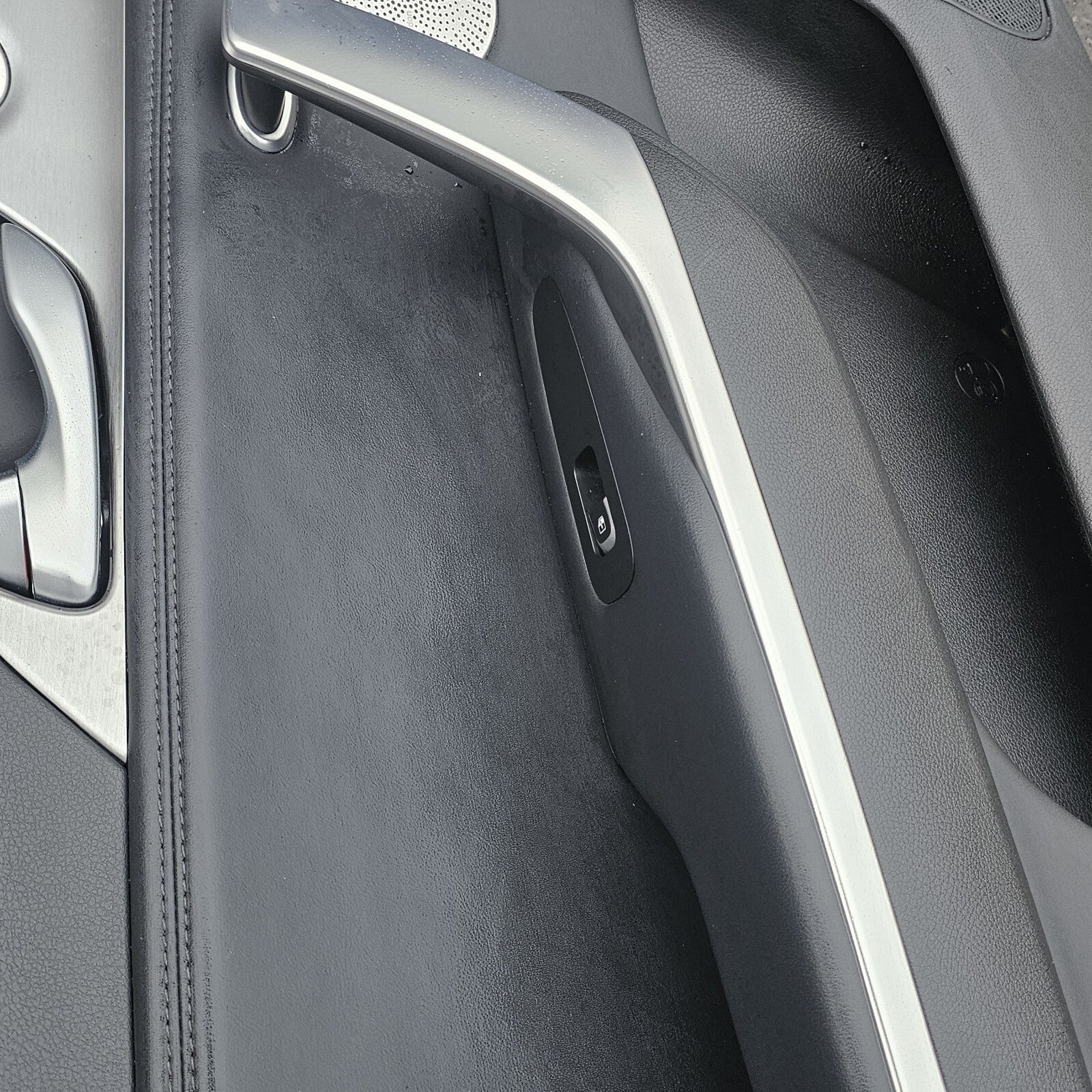 KIA STINGER Mk1 (CK) DOOR CARD 82305J5440CCS KIA 17-23 PASSENGER FRONT LEFT