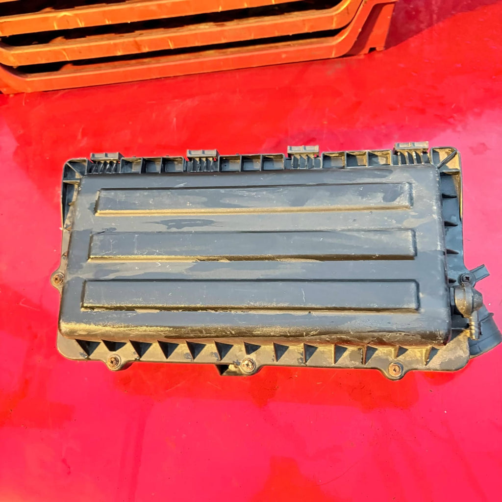 VW POLO MK4 2009 1.4 PETROL BUD AIR FILTER BOX 036129611CD 036129620H