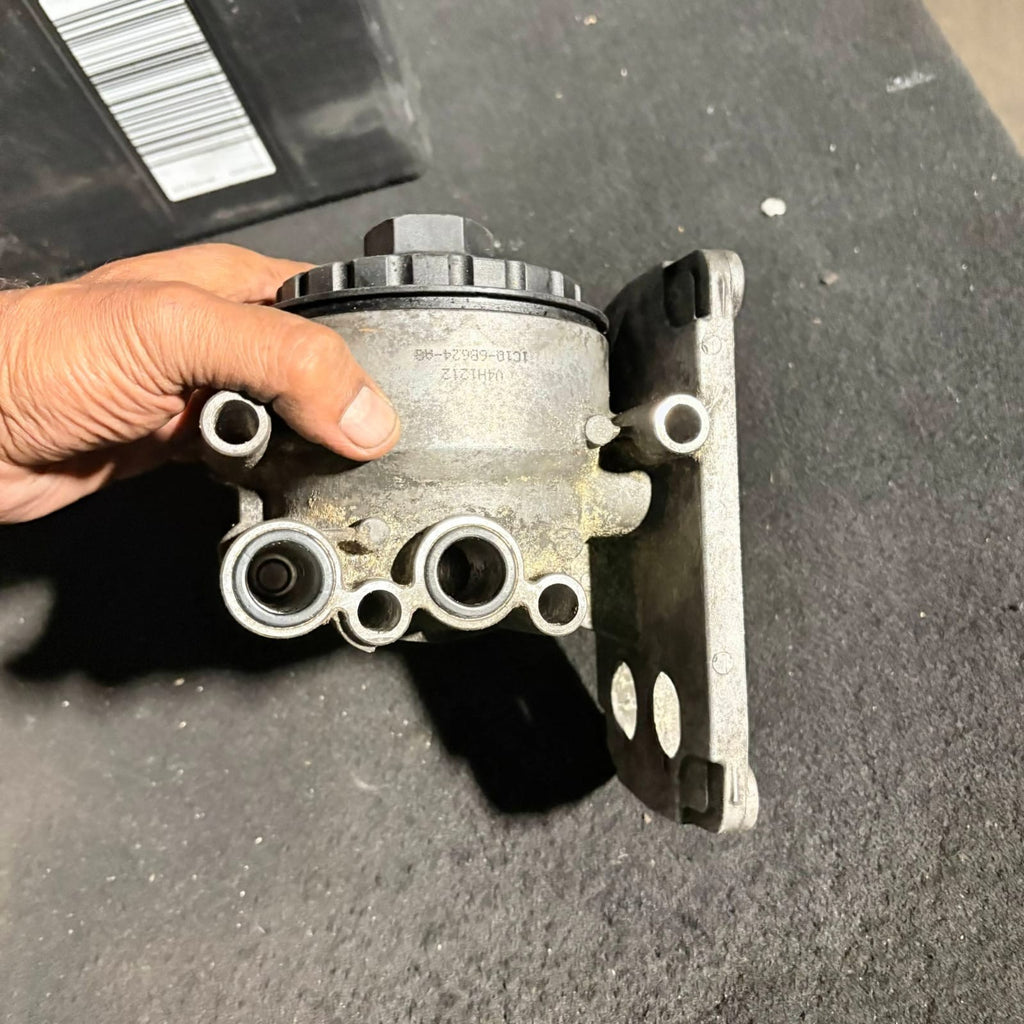 Ford Mondeo Mk3 00-07 Transit MK6 00-06 Oil Cooler Housing 1C1Q-6B624-AB