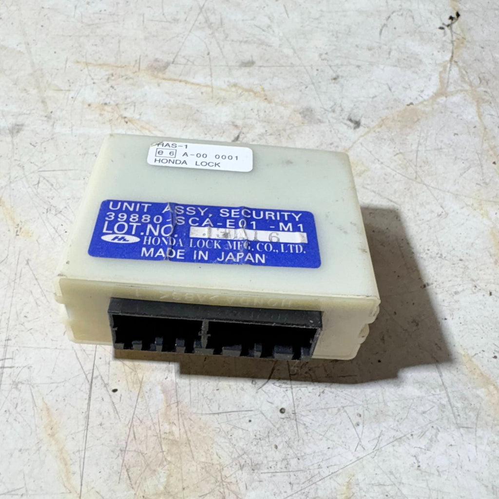 Honda Cr-V (2004 ) mk2 Central Locking Control Module ECU 39880-SCA-E01-M1
