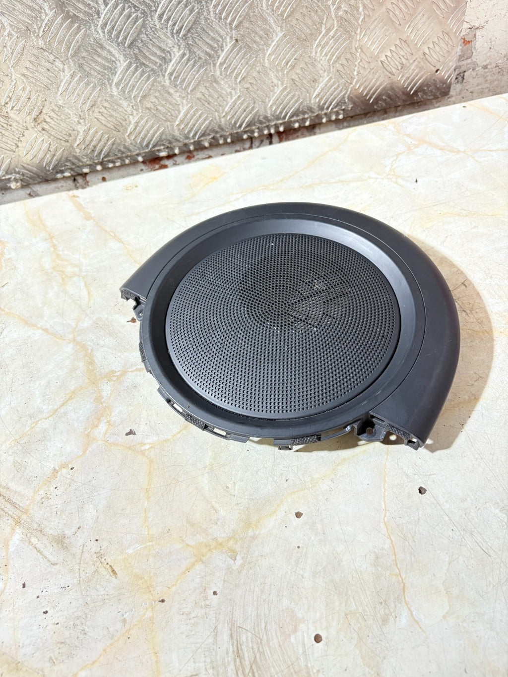 Kia Soul 2nd Generation 2014-2019 Centre Dashboard Speaker Grille 84770-B2100