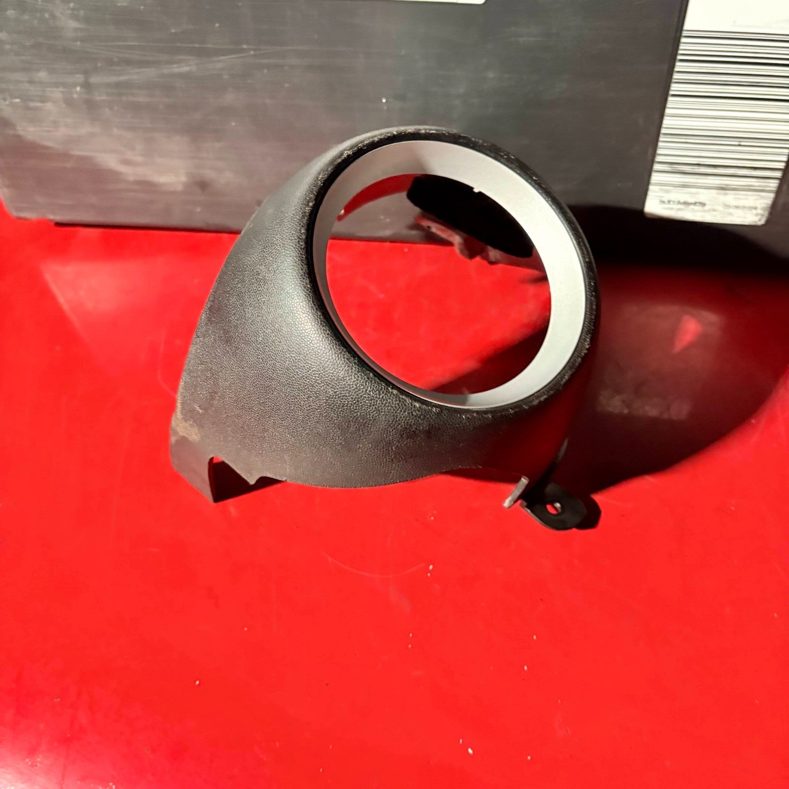 MINI CLUB 2011 DASH AIR VENT TRIM COVER/FRAME (PASSENGER SIDE)