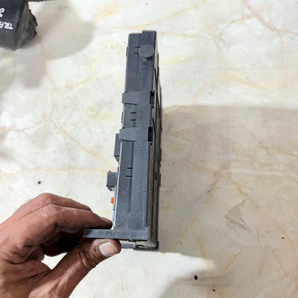 Citroen C4 FUSE BOX CONTROL MODULE 281201906C