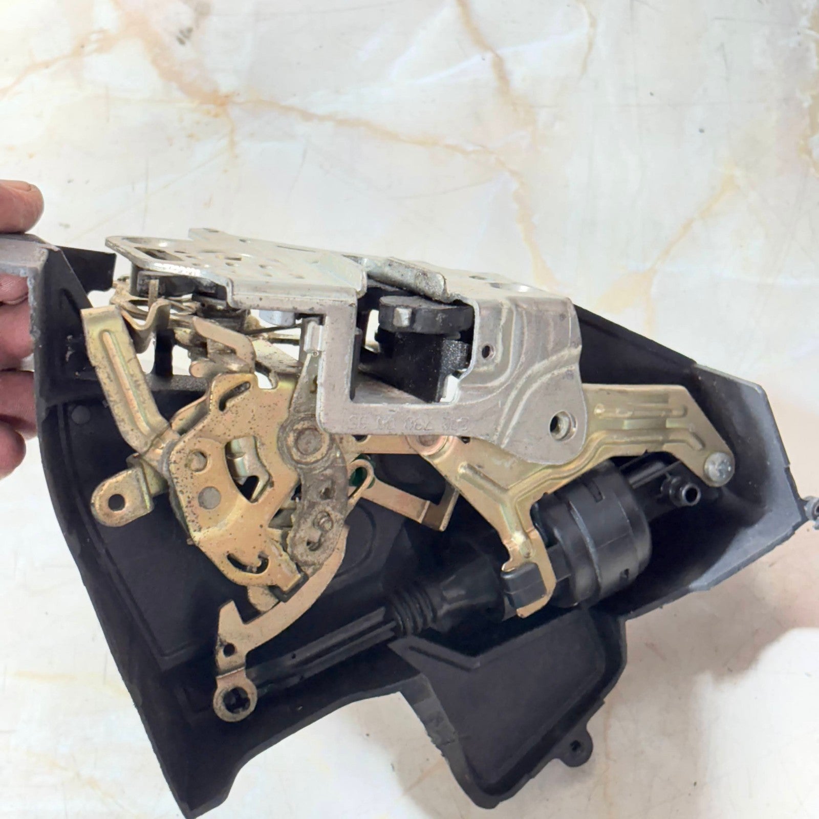 Mercedes C E Class W202 W210 1994-2002 Rear Right Door Lock 2027330408