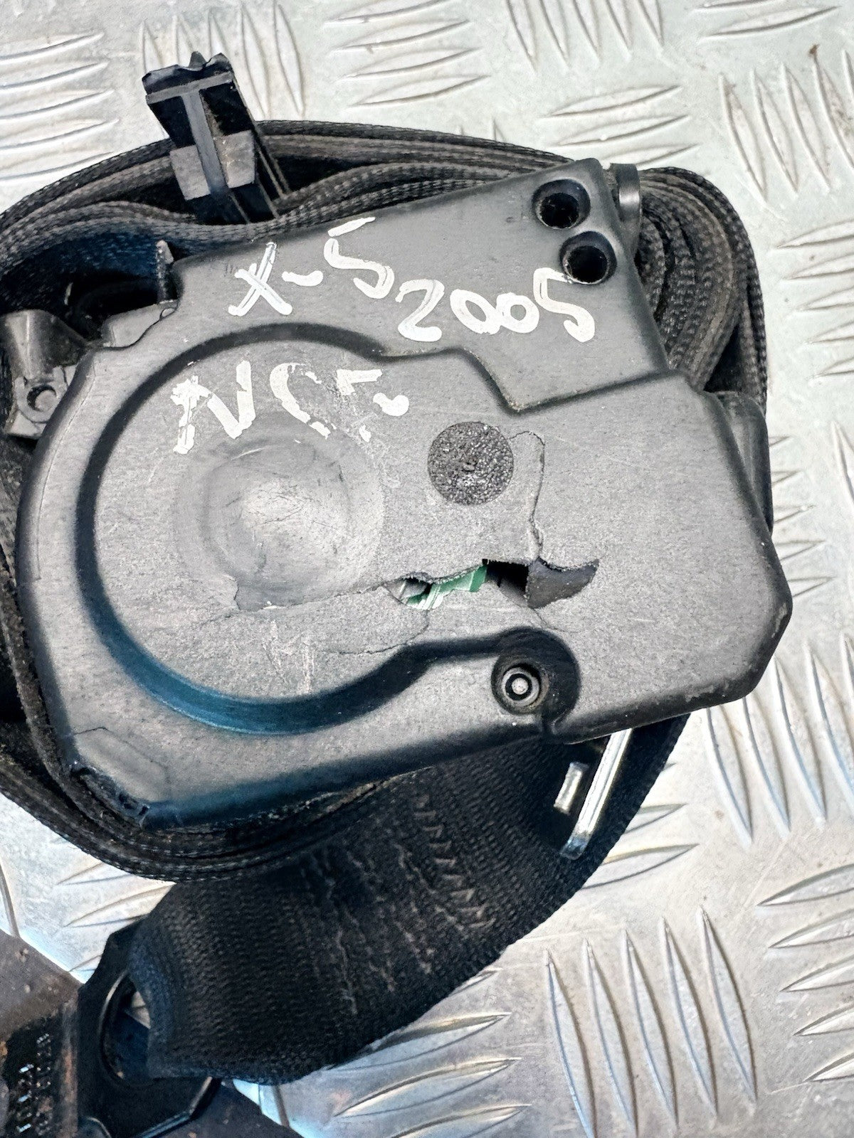 BMW X5 SEAT BELT NSF PASSENGER SIDE LEFT FRONT E53 2001-2006