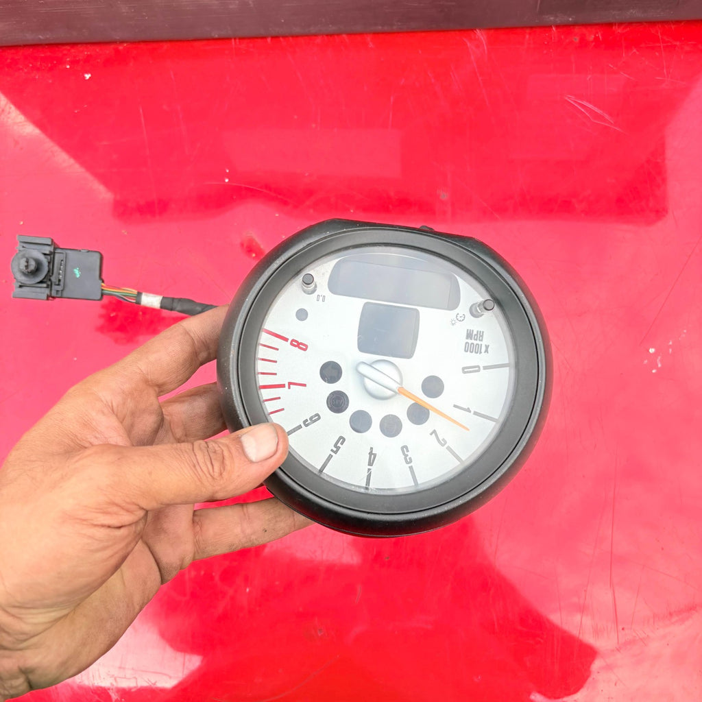 MINI CLUBMAN 2011 SPEEDO CLOCK 9 243 871-01