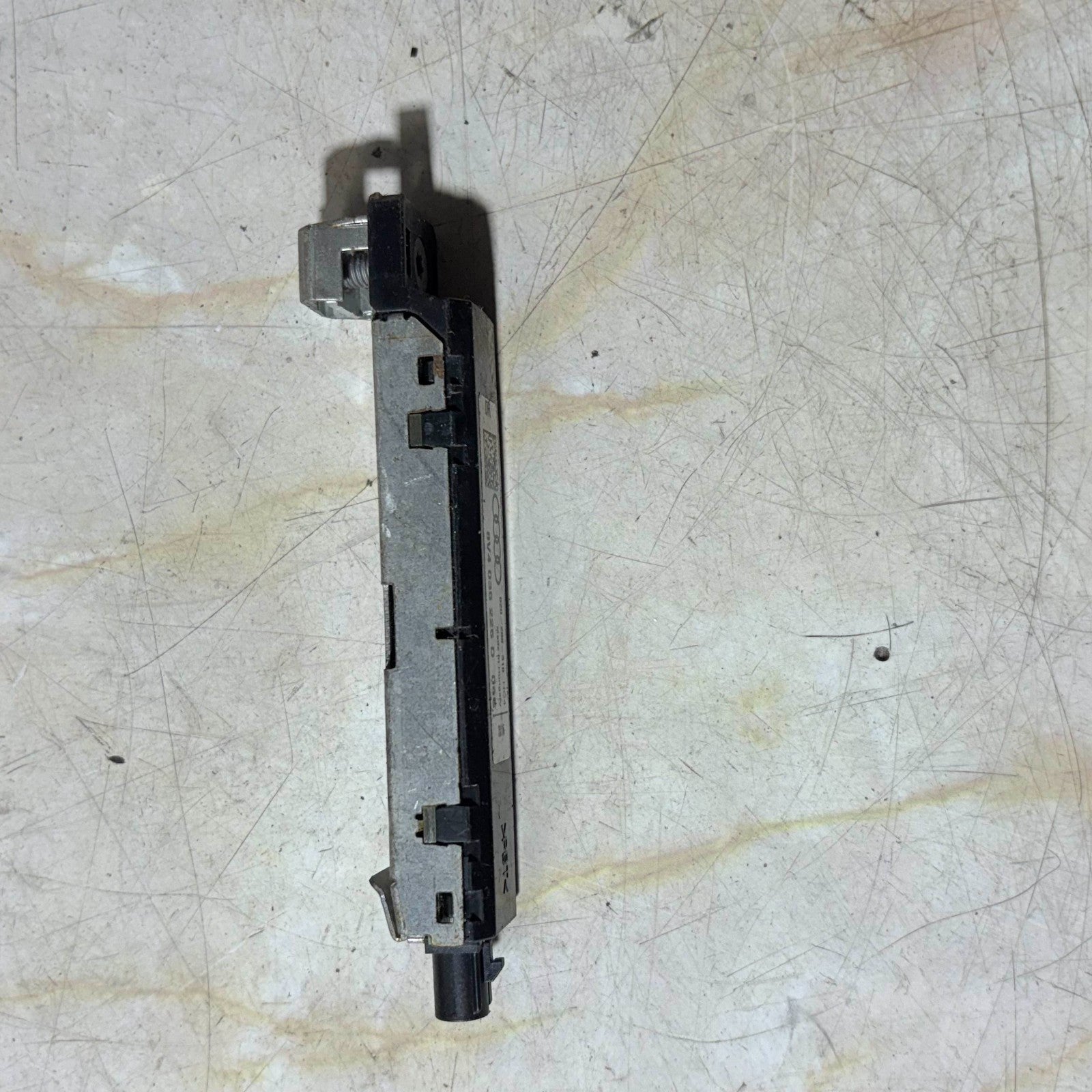 Audi A3 8V 2013-2018 Tailgate Aerial Amplifier 8V4035225D