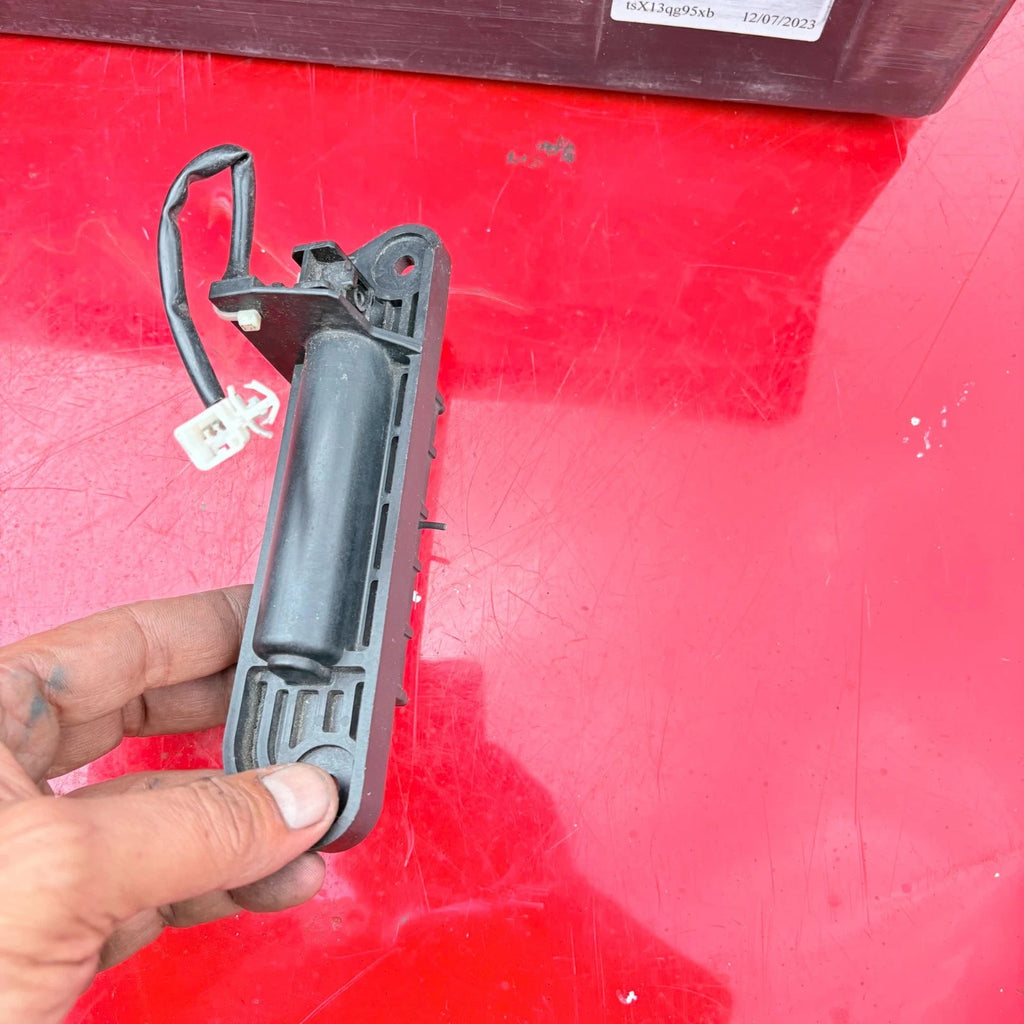 MITSUBISHI LANCER 2010 BOOT TAILGATE HANDLE RELEASE BUTTON SWITCH