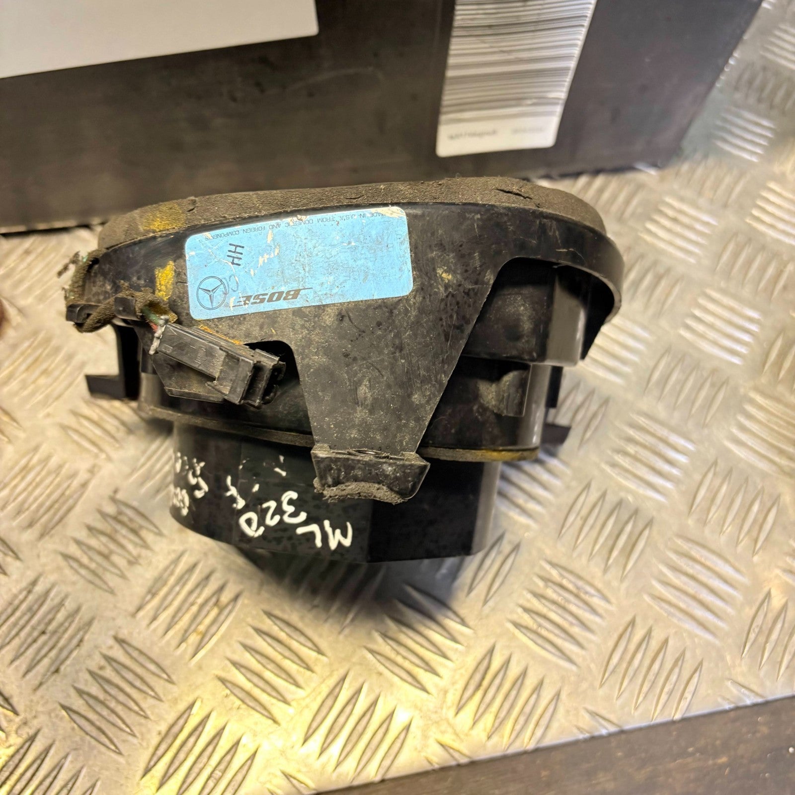 Mercedes ML320 ML430 ML55 W163 Bose Front Left Door Speaker 1638200302 (98-01)