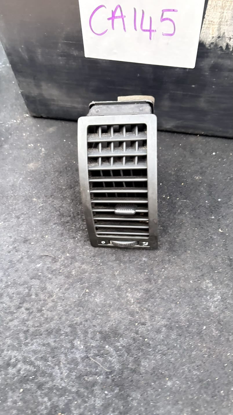 VW POLO 9N3 MK4 DRIVER/RIGHT SIDE FRONT AIR VENT DUCT 6Q0819704 2009