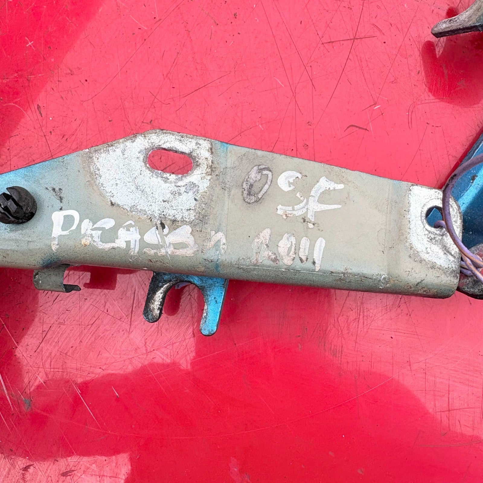 2007-2013 CITROEN C3 PICASSO BONNET HINGES (PAIR) IN BLUE 9681470380