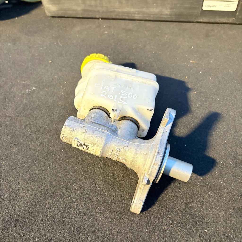 Fiat 500 (312) Brake Master Cylinder + Reservoir 32069666/6744 ALTUR1 (2015)