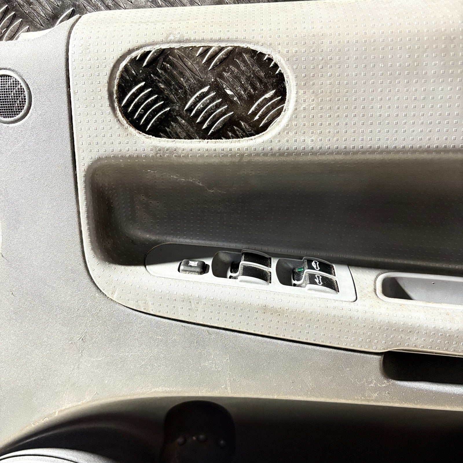 Mitsubishi Colt CZC Cabriolet 06-09 Front Right Driver Offside Door Card Panel